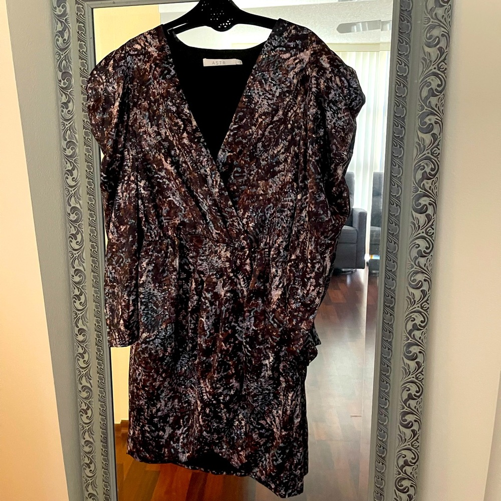 Sequin pattern puffy shoulder dress